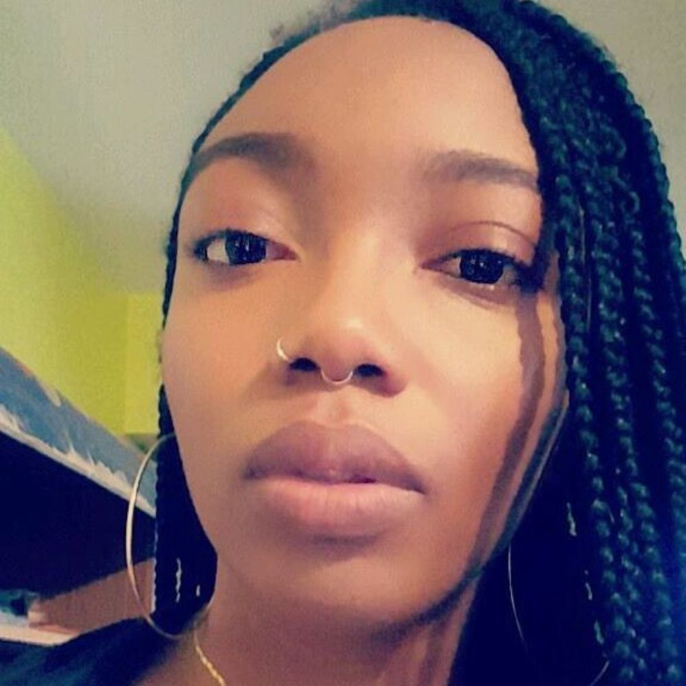 Meet your Posher, Nicole